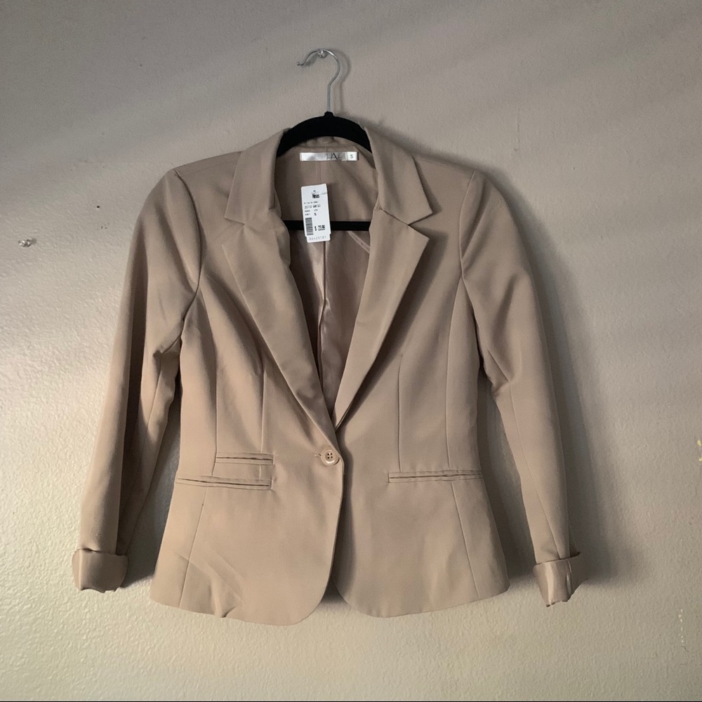 NWT Tan Fitted Blazer